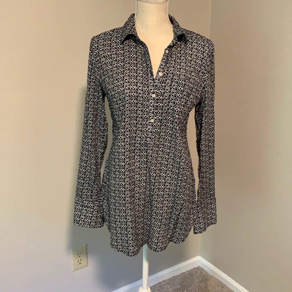 Navy/white patterned tunic top